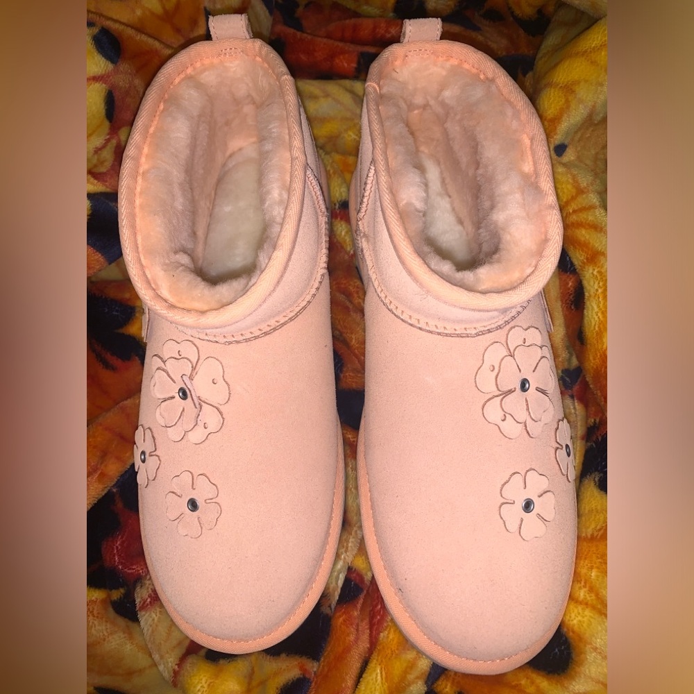 UGG CLASSIC ULTRA MINI FLEUR BOOTS